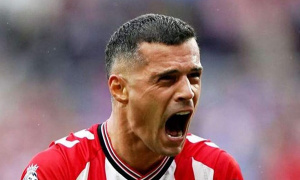 Granit Xhaka – “Huấn luyện viên thứ hai” giúp Sunderland đổi vận ở Ngoại hạng Anh