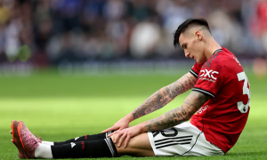 Benjamin Sesko đối mặt làn sóng chỉ trích sau trận hòa Tottenham