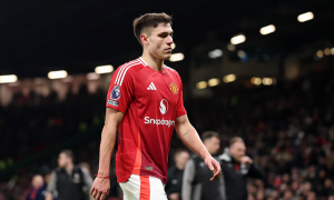 Tương lai u ám của Ugarte khi Man Utd nhắm tiền vệ 100 triệu bảng