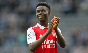 Bukayo Saka hạnh phúc tại Arsenal, sẵn sàng gia hạn hợp đồng