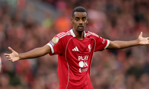 Alexander Isak gặp vấn đề thể lực, Thụy Điển đối diện thử thách lớn