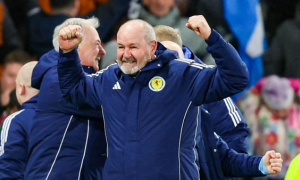 HLV Clarke sửng sốt với 3 siêu phẩm đưa Scotland trở lại World Cup sau 28 năm