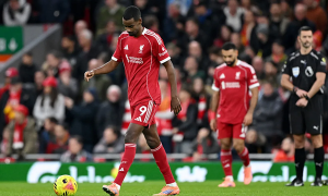 Isak và nghịch lý 450 triệu bảng: Liverpool trả giá cho canh bạc của Arne Slot
