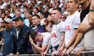 Tottenham khủng hoảng bản sắc: Nỗi sợ tiếng la ó theo chân thầy trò Thomas Frank tới Emirates