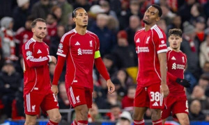 Pressing vô hại, tuyến giữa vô hình: Khi Liverpool sụp đổ từ gốc rễ