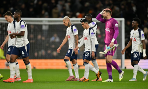 Khởi đầu thảm họa, Tottenham thất thủ 1-2 trước Fulham và rơi tự do trên BXH