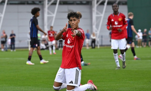 Từ hiện tượng mạng đến người hùng Old Trafford: Hành trình thần tốc của 'viên ngọc' JJ Gabriel