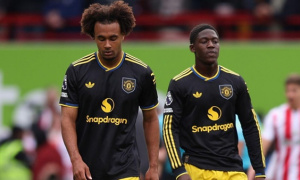 Fabrizio Romano: Ruben Amorim 'đóng băng' chuyển nhượng, Mainoo và Zirkzee kẹt lại ở Man Utd