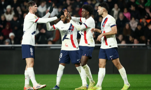 PSG 3-2 Metz: Ramos và Doue tỏa sáng, Les Parisiens chiếm đỉnh bảng Ligue 1
