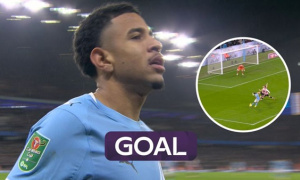 Savinho 'nhảy múa' tại Etihad: Man City hạ gục Brentford, hiên ngang vào bán kết Carabao Cup