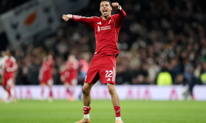 Hugo Ekitike: Từ 'canh bạc' 64 triệu bảng đến người hùng cứu rỗi triều đại Arne Slot