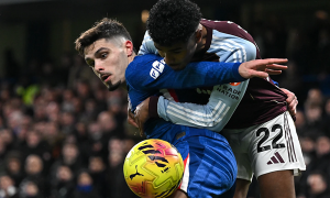 Tranh cãi dữ dội: Tại sao VAR từ chối thổi phạt đền cho Chelsea sau lỗi của Maatsen?