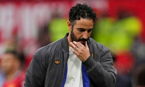 Man Utd hồi sinh nhờ sơ đồ 4 hậu vệ: Ruben Amorim và cái giá của sự bảo thủ