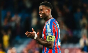 Liverpool tăng tốc vụ Guehi, Bayern lo ngại cuộc đua sớm ngã ngũ