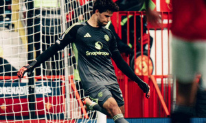 Đừng quên Senne Lammens – nền móng thật sự cho chuỗi bất bại của Man United