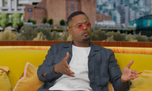 Patrice Evra tri ân mẹ Alzheimer bằng một chiếc giày: 'Bà là người hùng của tôi'