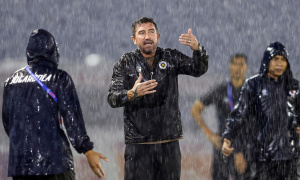 HLV Harry Kewell: Thời tiết không phải vấn đề, Hà Nội thiếu sắc bén dứt điểm trước Hồng Lĩnh Hà Tĩnh