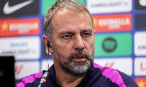 Hansi Flick xác nhận tin cực vui: Robert Lewandowski và Dani Olmo tái xuất trước Elche