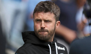 Michael Carrick phủ nhận tin đồn dẫn dắt Wolves, tận hưởng thời gian nghỉ ngơi