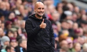 Pep Guardiola: Arsenal đang chơi thứ bóng đá 'không thể ngăn cản'