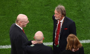 Khả năng bán toàn bộ Manchester United được hé lộ qua quy tắc đa số nhà Glazer và điều khoản buộc Ratcliffe