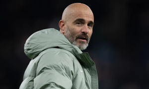 Enzo Maresca đáp trả Wayne Rooney: 'Bóng đá đã khác!' HLV Chelsea bảo vệ triết lý xoay tua và Estevao