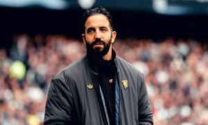 Fan Man Utd phẫn nộ với Amorim sau hòa Tottenham: Quyết định đẩy Mbeumo ra cánh trái gây tranh cãi