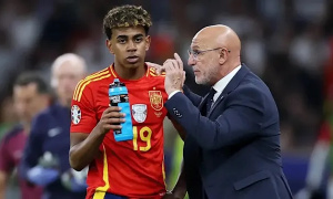 Luis de la Fuente 'sốc' trước cách Barcelona xử lý chấn thương của thần đồng Yamal