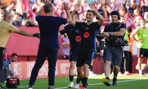 Pedri hé lộ tính cách 'rất Đức' của Hansi Flick: 'Tốt nhất là đừng làm ông ấy nổi giận'