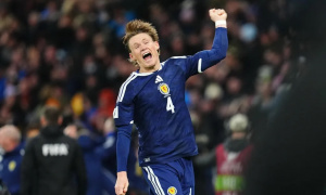 Fabrizio Romano hé lộ chi tiết hợp đồng McTominay, Man Utd 'hết cửa' mua lại giá rẻ