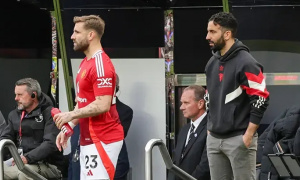 Ruben Amorim toan tính vị trí mới cho Luke Shaw, Man Utd chờ 'viện binh' trở lại