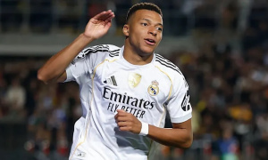 Kylian Mbappe vượt mặt R9 nhưng Vẫn 'núp bóng' Ronaldo: Nghịch lý tại Bernabeu