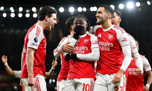 Arsenal hủy diệt Tottenham: Arteta đối diện 'cơn đau đầu dễ chịu' vì hàng công quá khủng