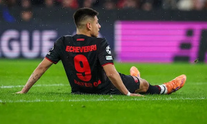 Claudio Echeverri 'mắc kẹt' tại Leverkusen, Man City tính đường giải cứu