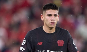 Pep Guardiola mỉa mai 'người đại diện xinh đẹp', bóng gió giải cứu Echeverri khỏi Đức