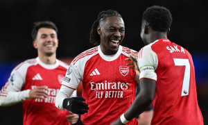 Hủy diệt Tottenham bằng hat-trick, Eberechi Eze nhận điểm 10 tuyệt đối