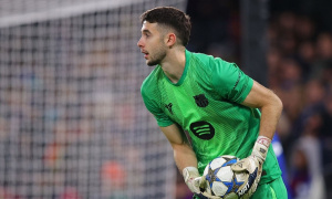 Joan Garcia thăng hoa tại Barcelona: Ter Stegen nguy cơ 'bật bãi'