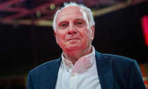 Uli Hoeness: Liverpool cần 5 quả bóng mới đủ cho Salah và Szoboszlai đá