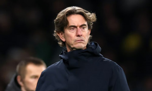 HLV Thomas Frank không lo bị sa thải, chỉ trích CĐV Tottenham vì la ó Vicario