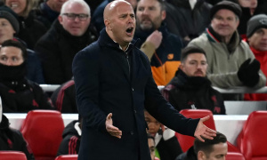 Liverpool khủng hoảng: Chiếc ghế của Arne Slot đang lung lay