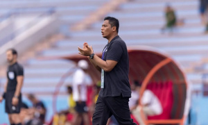 HLV Firdaus Kassim xin lỗi người hâm mộ sau thất bại cay đắng trước U22 Timor-Leste
