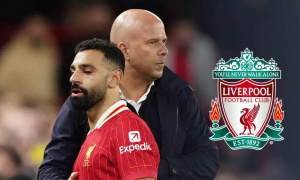 Liverpool trong cơn sóng gió: Salah công khai chỉ trích Arne Slot, Ban lãnh đạo lựa chọn đứng về phía HLV