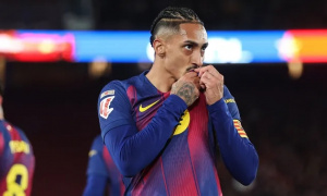 Raphinha bác bỏ tin đồn rời Barcelona, tuyên bố: 'Camp Nou là nơi tôi muốn thi đấu suốt sự nghiệp'