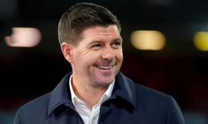 Liverpool đối diện khủng hoảng, Gerrard đứng trước cơ hội thay thế Slot nếu phong độ không cải thiện