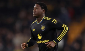 Ferdinand và Scholes chỉ trích HLV Amorim, khuyên Kobbie Mainoo rời Man Utd để cứu vãn sự nghiệp