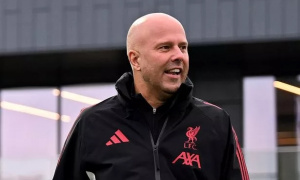 Fabrizio Romano xác nhận Arne Slot vẫn được Liverpool hậu thuẫn