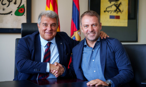 Hansi Flick bày tỏ sự hài lòng với mối quan hệ tốt đẹp với Chủ tịch Laporta