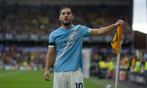 Rayan Cherki được Jennings đánh giá vượt trội Rice, Caicedo