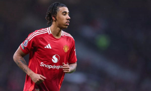 Leny Yoro đạt 50 trận cho Man Utd, cần sự dìu dắt của Amorim
