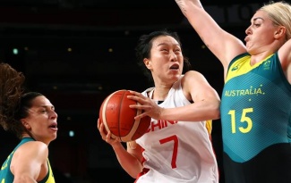 Kết quả bóng rổ Olympic 30/7: Trung Quốc thắng nghẹt thở, Mỹ hạ gục chủ nhà